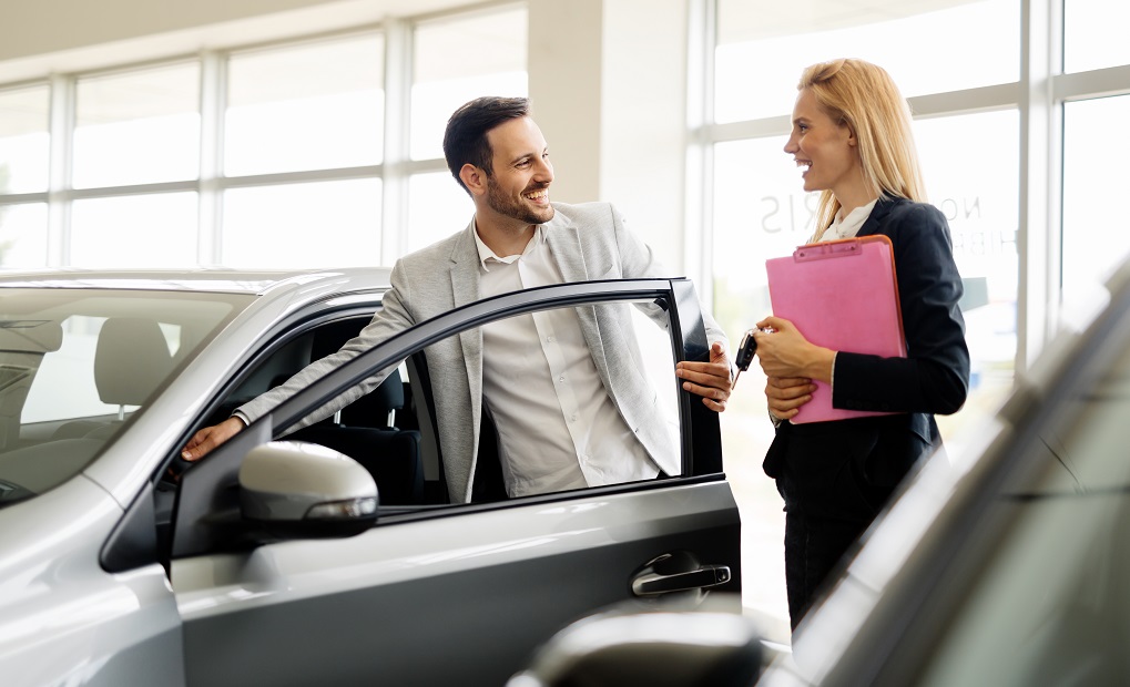 Quais são as dúvidas mais comuns sobre o aluguel de carro de luxo?